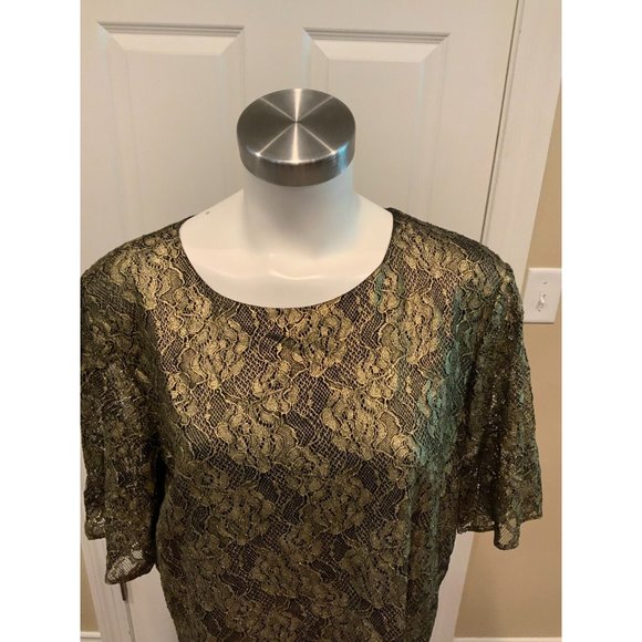 St. John Shimmering Gold & Blue Floral Lace Short Sleeve Top, Size XL - Picture 2 of 8
